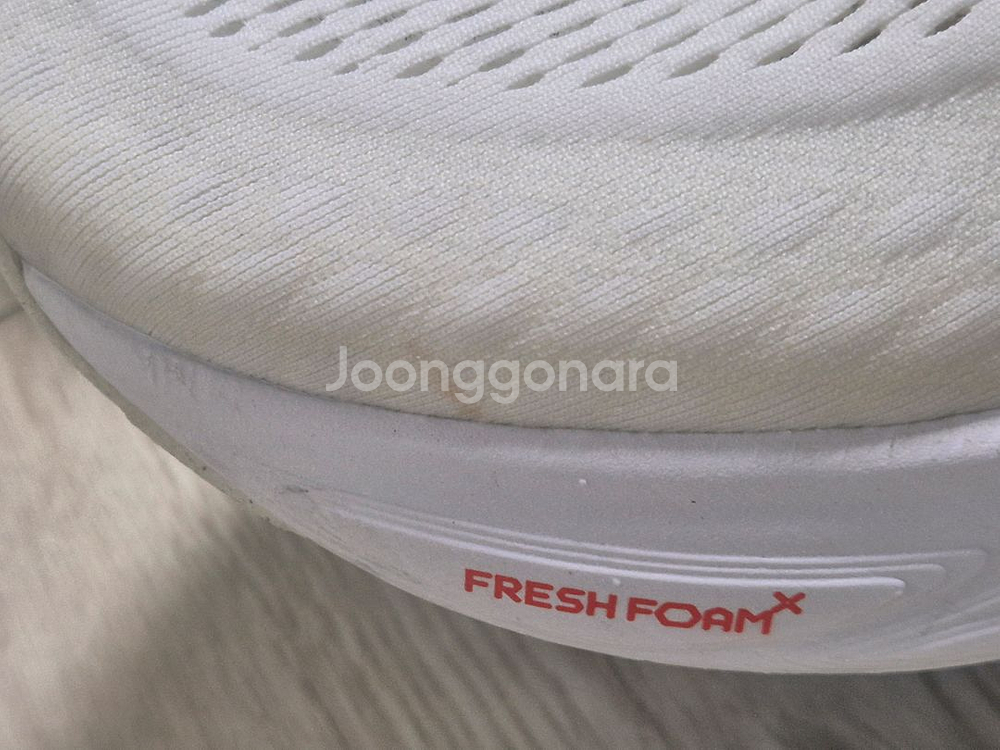 뉴발란스 프레쉬폼 1080 v14 화이트265(2e)--7