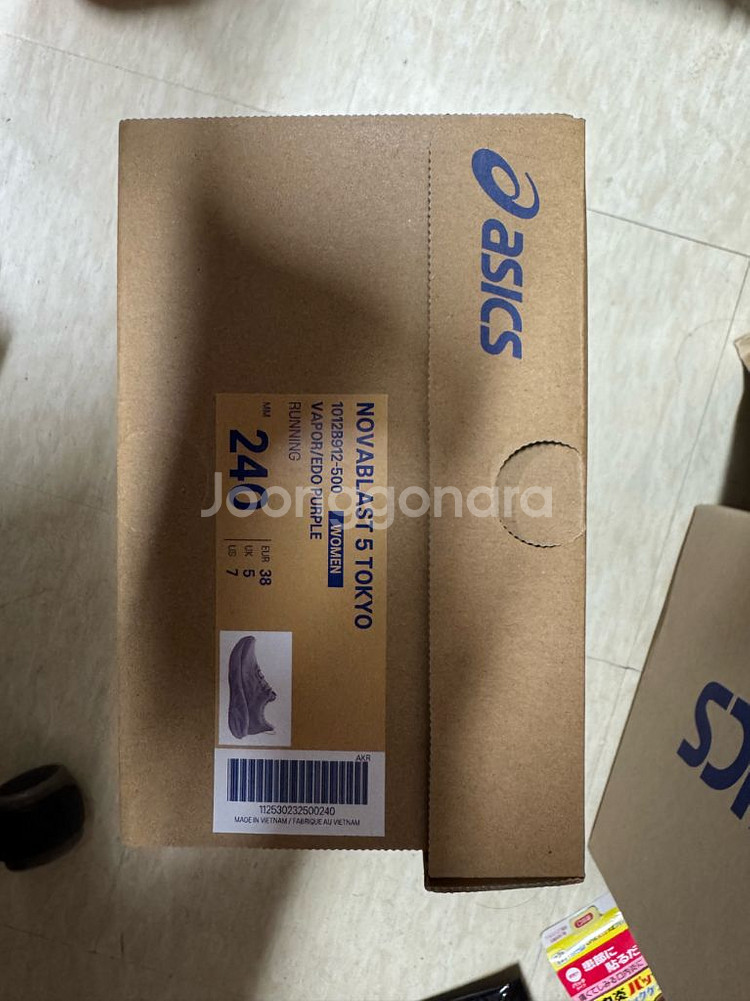 (정가)아식스 노바블라스트 5 도쿄 240 새상품--1