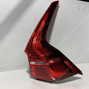 볼보 VOLVO XC60 2세대 32228915 후미등