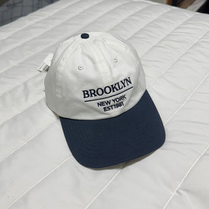 [새상품] 지오다노 레터링 자수 볼캡