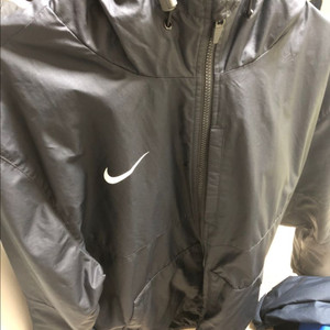 나이키 바람막이(M~L)