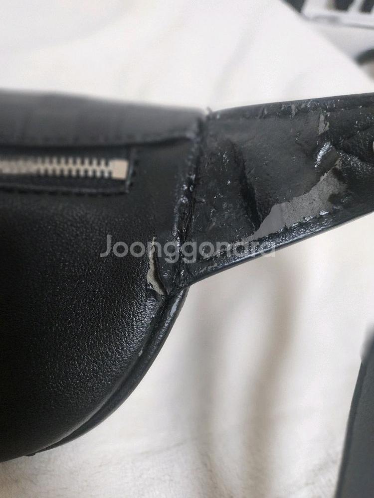 루이비통 힙색 크로스백--7