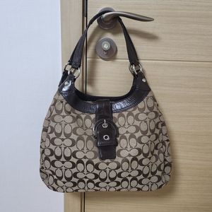 코치(COACH) 소호 시그니처 호보백 마호가니