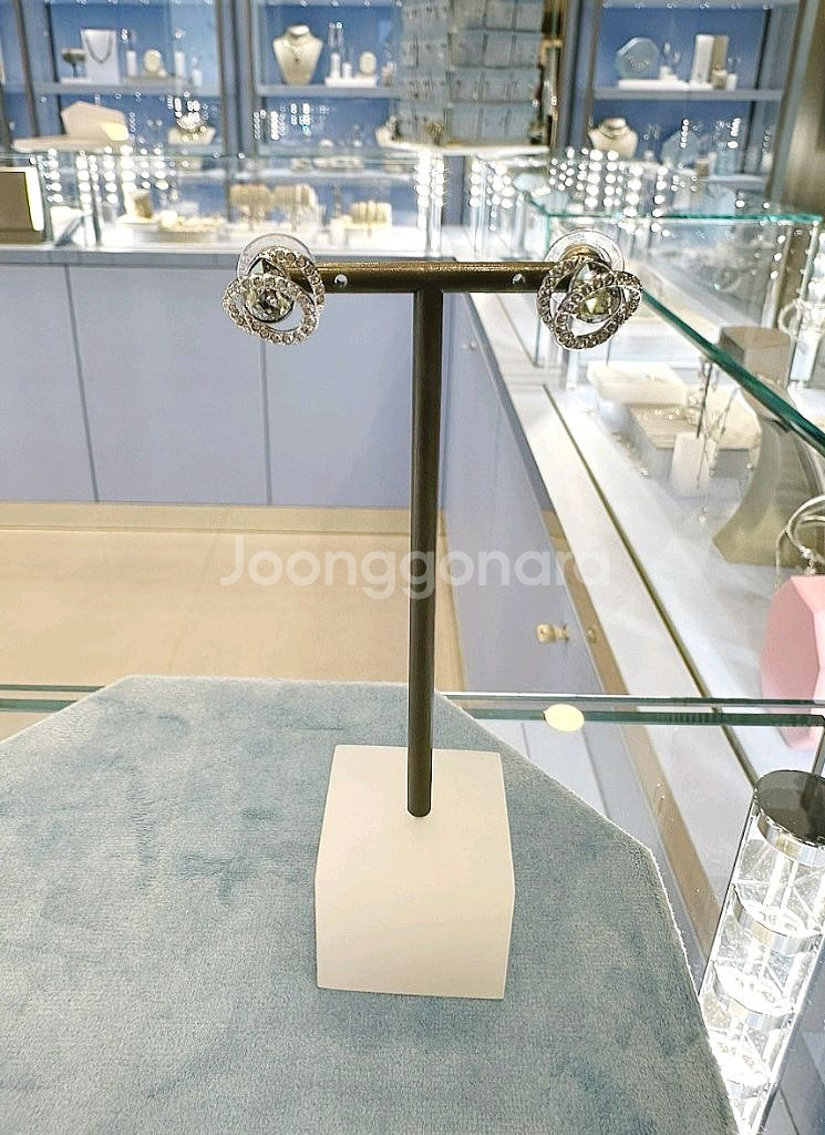 ( 새상품) 스와로브스키 귀걸이--1