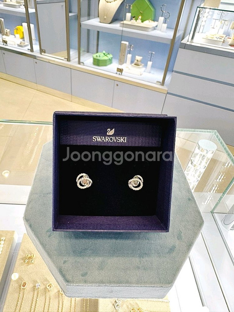 ( 새상품) 스와로브스키 귀걸이--0