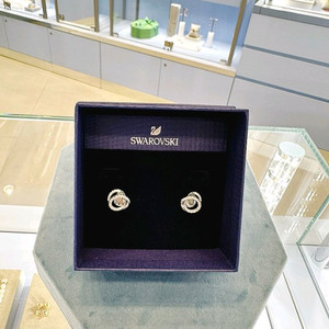 ( 새상품) 스와로브스키 귀걸이