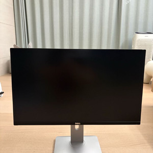 Dell UltraSharp U2715H