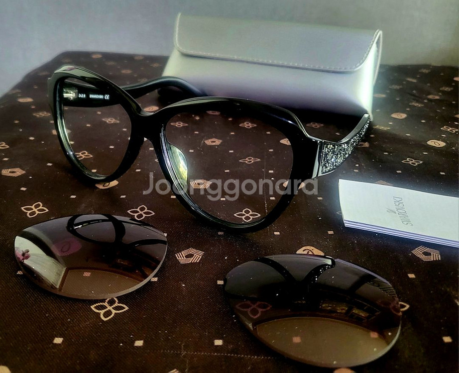 [미사용 새상품]SWAROVSKI 스와로브스키 선글라스--6