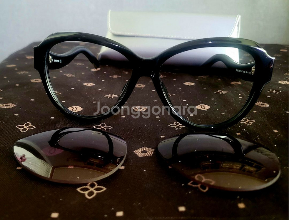 [미사용 새상품]SWAROVSKI 스와로브스키 선글라스--8