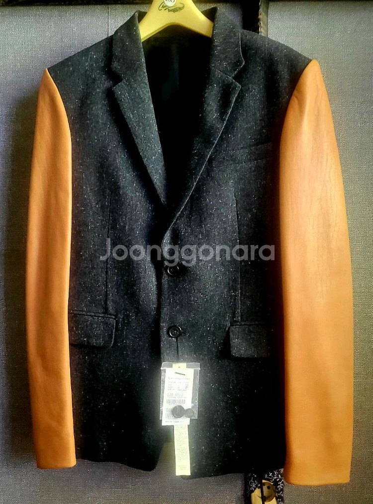 [택달린 새상품] 카이아크만 양가죽배색 모 자켓--0