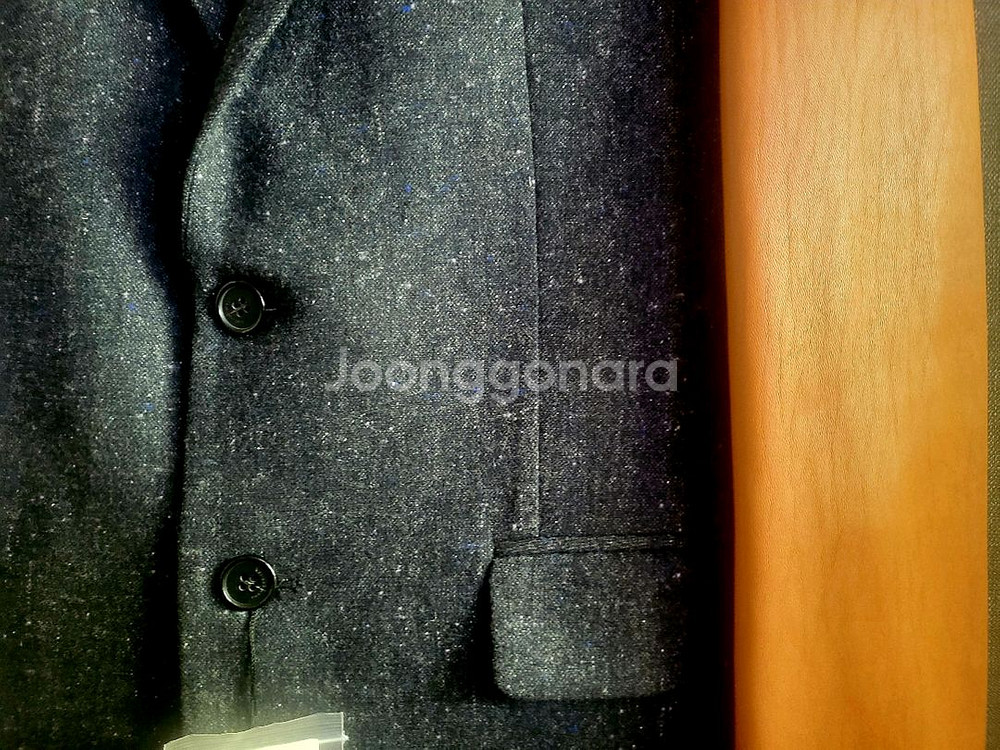 [택달린 새상품] 카이아크만 양가죽배색 모 자켓--2