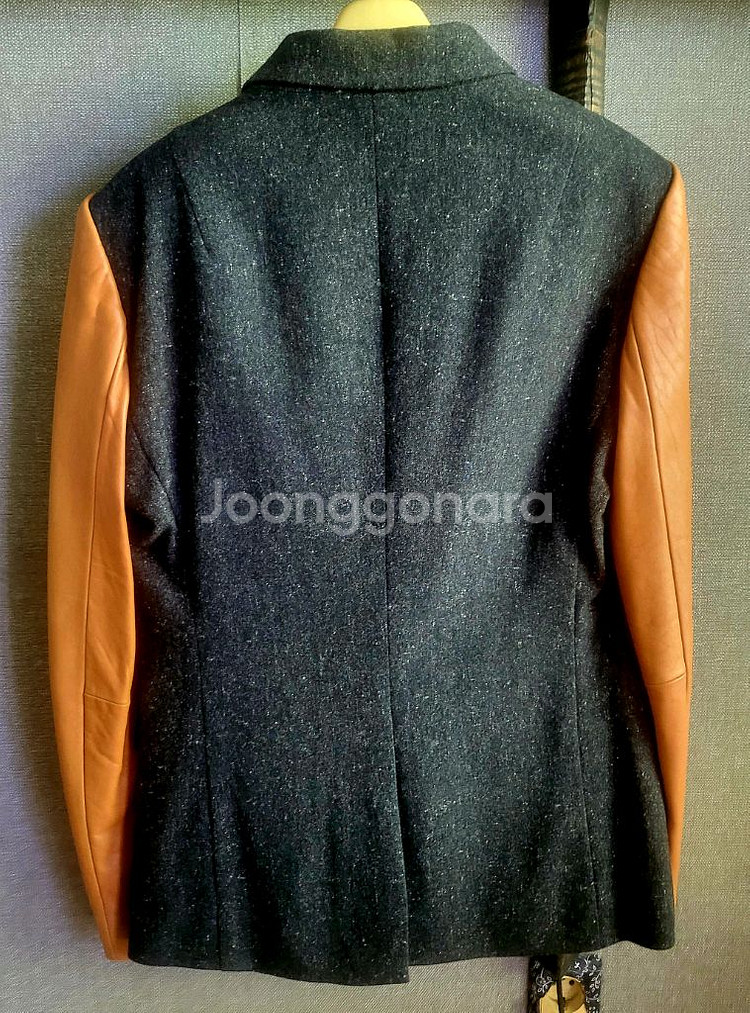 [택달린 새상품] 카이아크만 양가죽배색 모 자켓--3