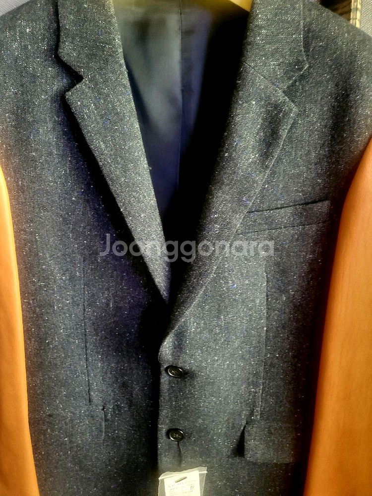 [택달린 새상품] 카이아크만 양가죽배색 모 자켓--4