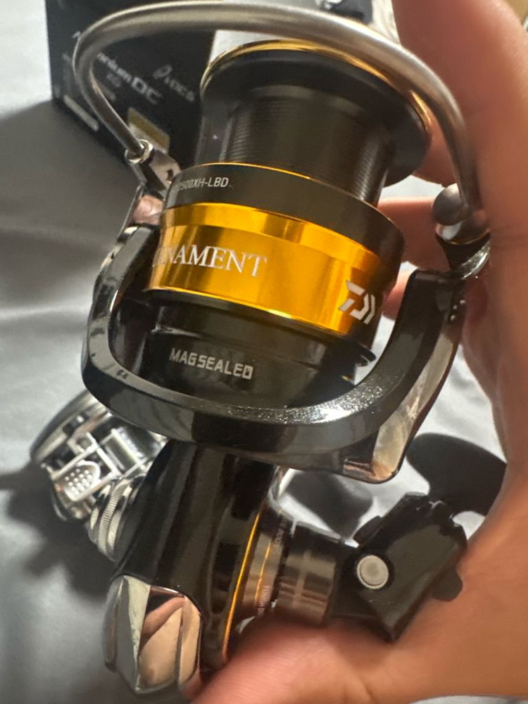 다이와 22 토너먼트 ISO 2500XH-LBD급처 이미지