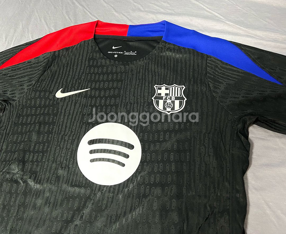 [해외M] 24/25 바르셀로나 어웨이 트레이닝 유니폼--2