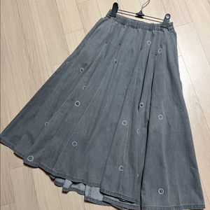 자수장식 그레이데님 플레어스커트 반밴딩 풀훌롱치마 마인