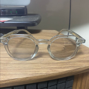 GREAT DREAMER 투명 안경