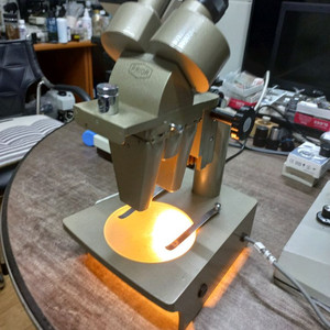 영국제 쌍안실체현미경 ~10.40.100배율 이미지