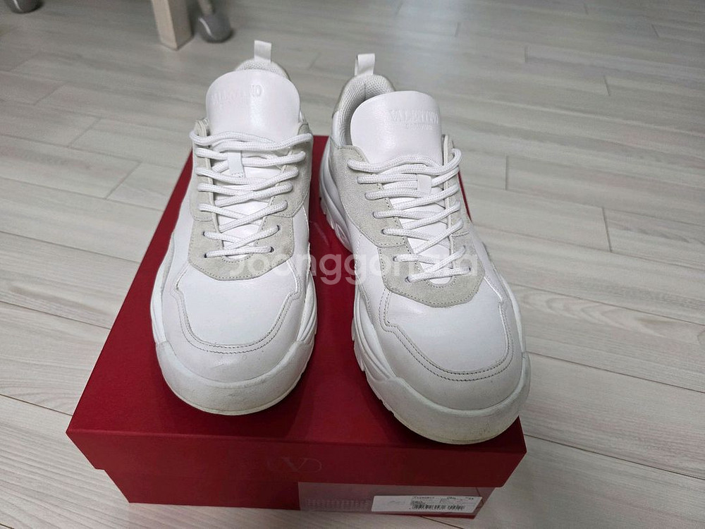 발렌티노 스니커즈--0