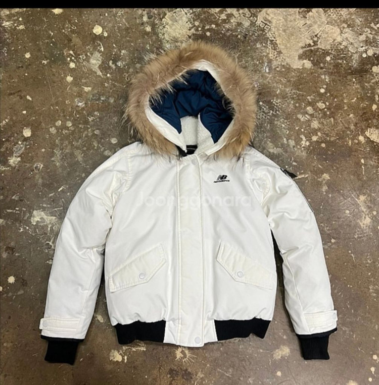 뉴발란스 숏패딩--1