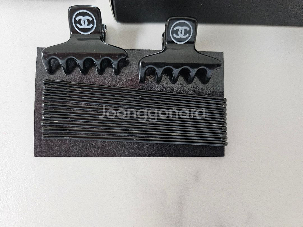 샤넬 뷰티 VIP 기프트 헤어핀 집게핀 제니핀 새상품--2