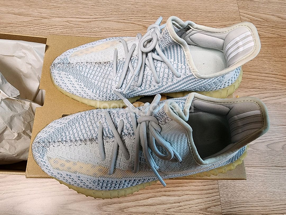 아디다스 이지부스터 350 V2 클라우드 화이트 260--0