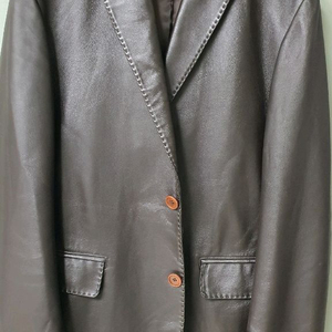 (주)신우 양가죽자켓(고동색) 100호 광택손질완료함!