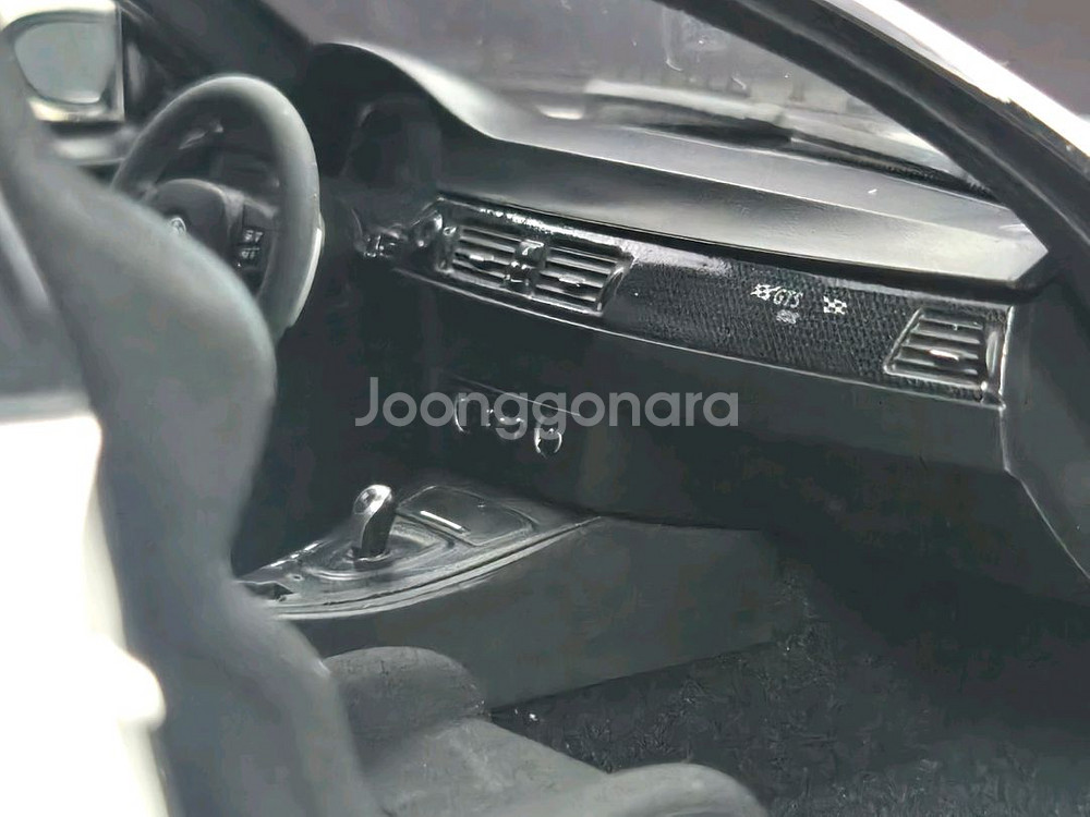 1:18 교쇼 m3GTS 다이캐스트 팝니다.--3