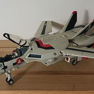 야마토 1/48 마크로스 VF-1A