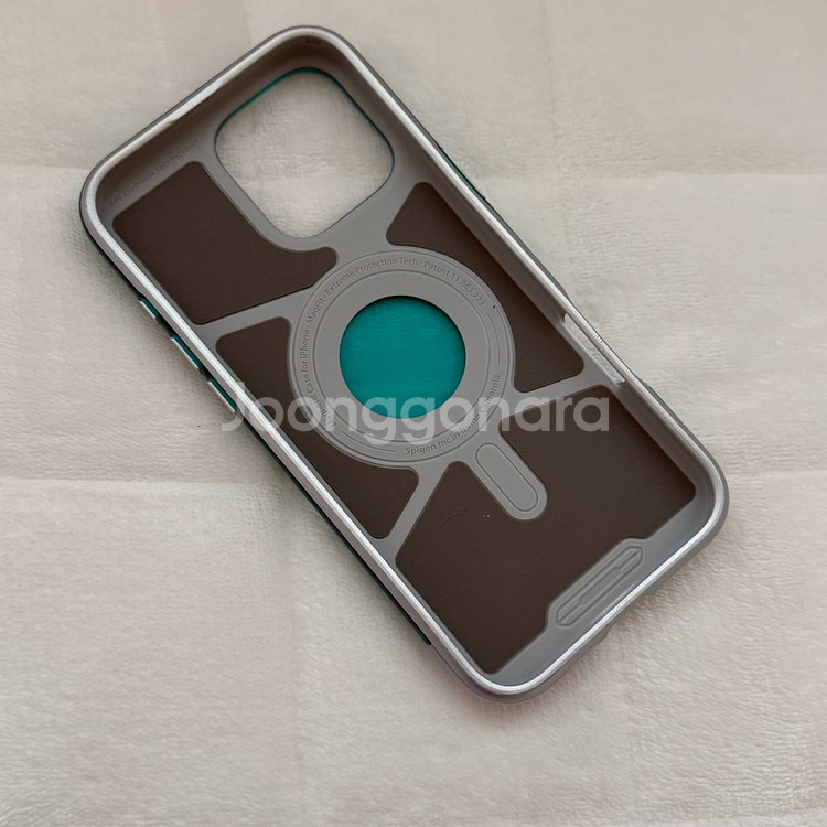 슈피겐 아이폰16 프로 맥스 맥세이프 케이스 클래식C1--2