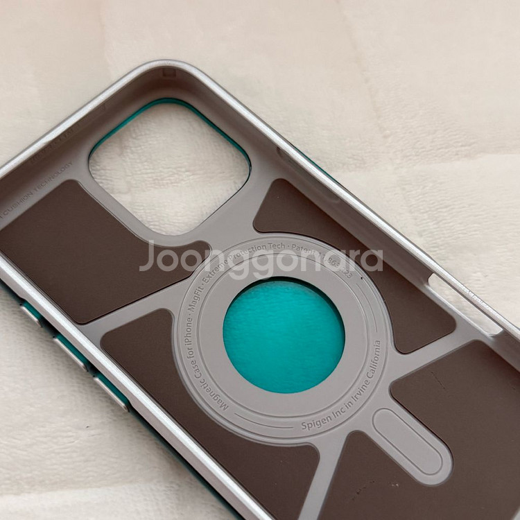 슈피겐 아이폰16 프로 맥스 맥세이프 케이스 클래식C1--3