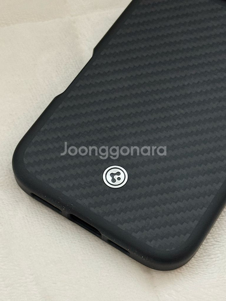 슈피겐 아이폰16 프로 맥스 케이스 맥세이프 카본 패턴--3