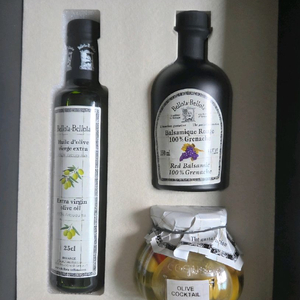 엑스트라 버진 올리브 오일- 레드 발사믹- 올리브 칵테