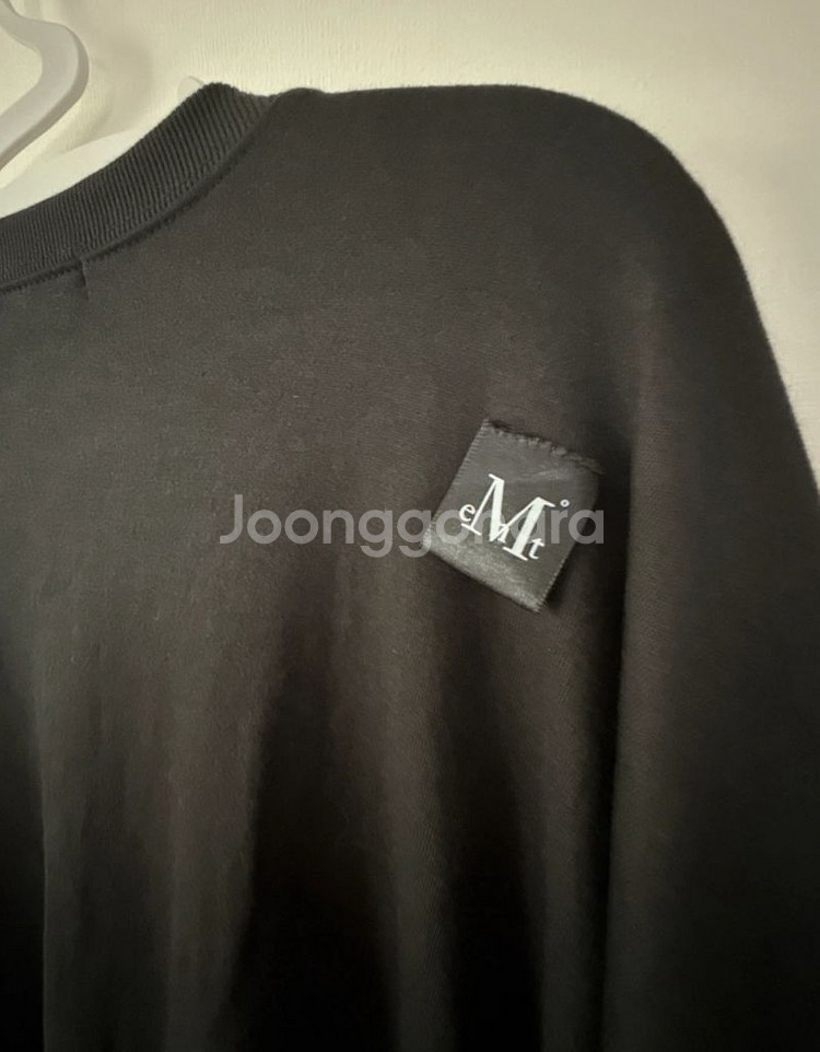 [무센트] 블랙 로고 맨투맨 새상품M--5