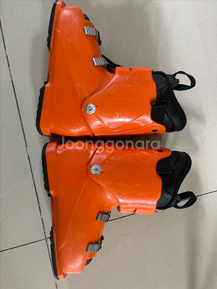 테크니카 주니어스키부츠 235 팝니다--2