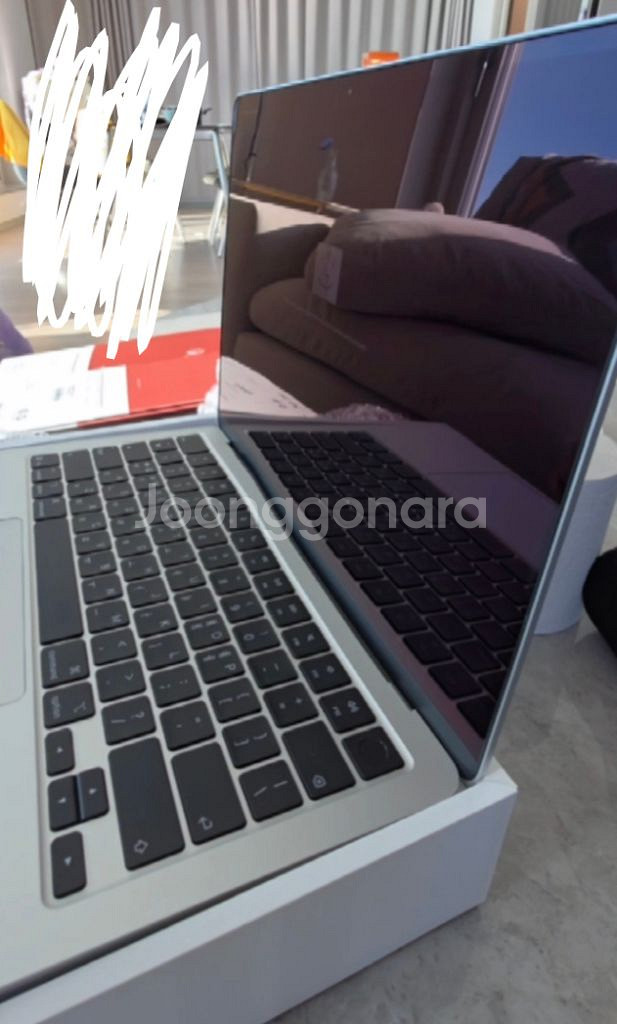 맥북 에어 m4 13인치 512기가 16 사용감없음--0