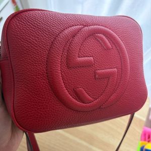 구찌 디스코백 레드 팝니다