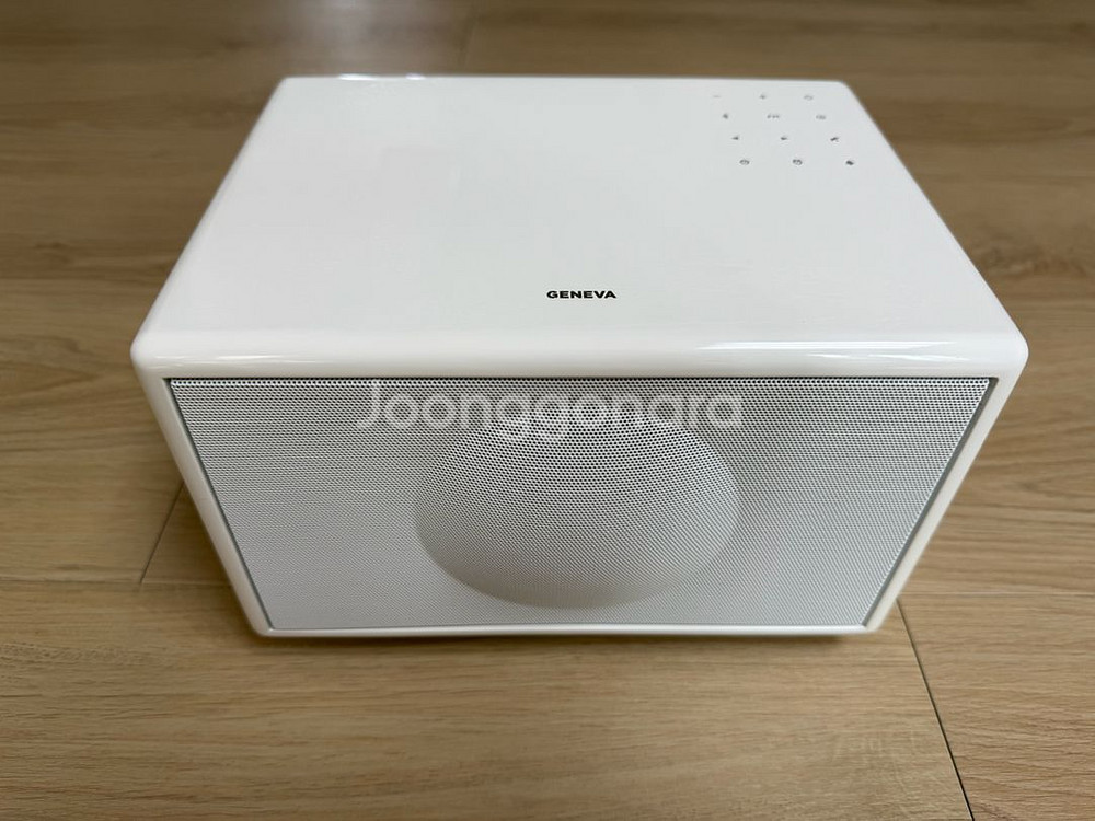 제네바 클래식 S 화이트 스피커 팝니다--0