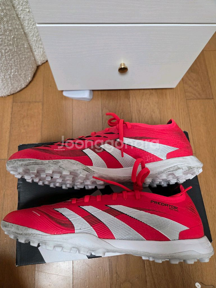 아디다스 프레데터 프로 TF 280사이즈 판매합니다.--3