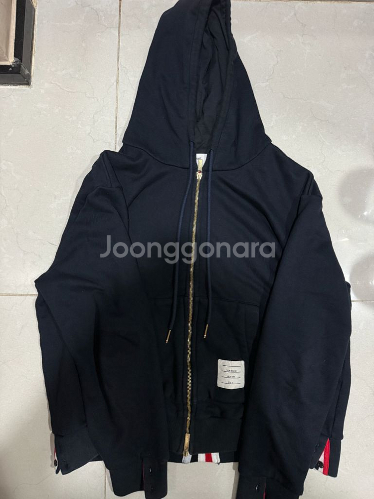 톰브라운 백삼선 후드집업 3사이즈--1