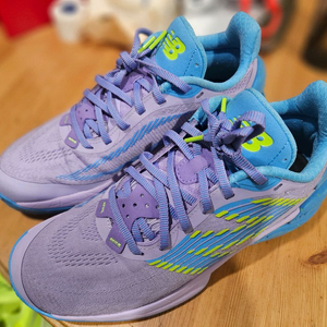 농구화 뉴발란스 투웨이 275 중고팝니다.