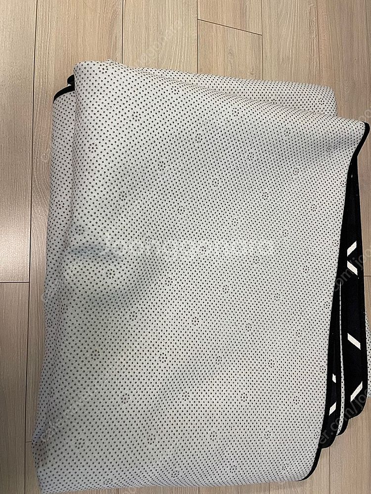인룸소프트 헤링본 극세사 러그 카페트 팝니다.(블랙)--1