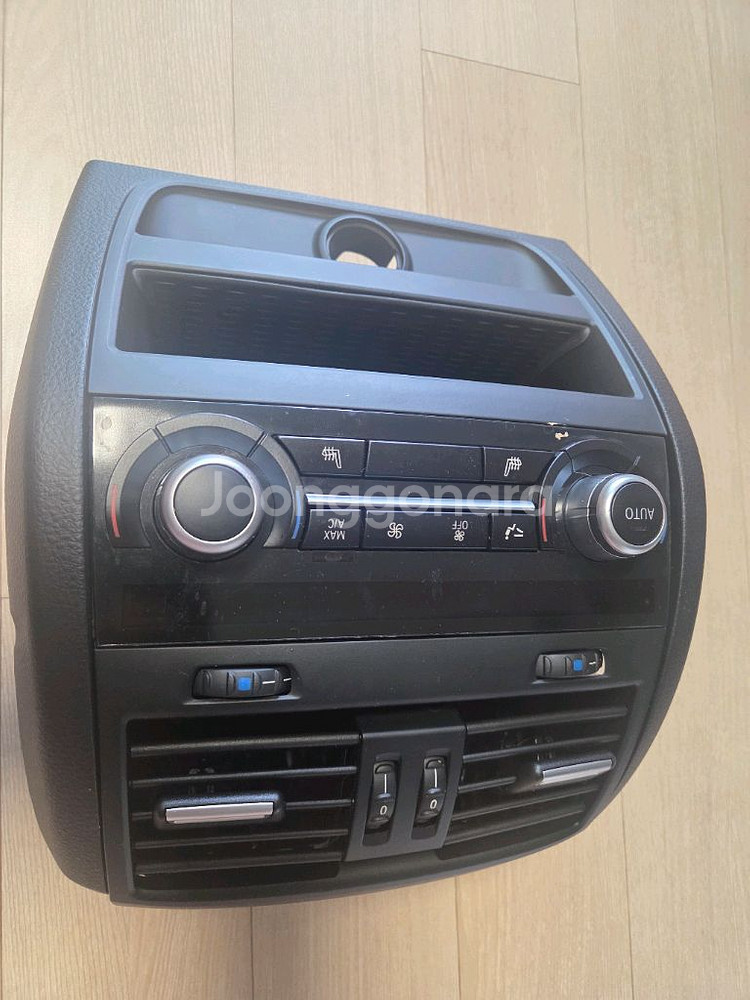 BMW F10 후방석 공조 장치--1