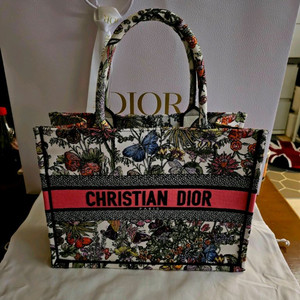 크리스챤 디올 북토트백(정품)