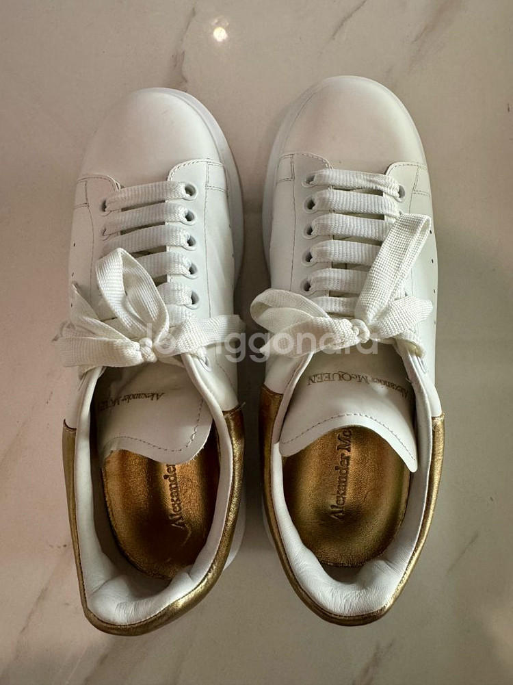 알렉산더 맥퀸 오버솔 스니커즈 260mm 화이트/골드--0