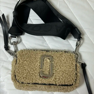 마크제이콥스 스냅샷 테디 크로스백 카메라백