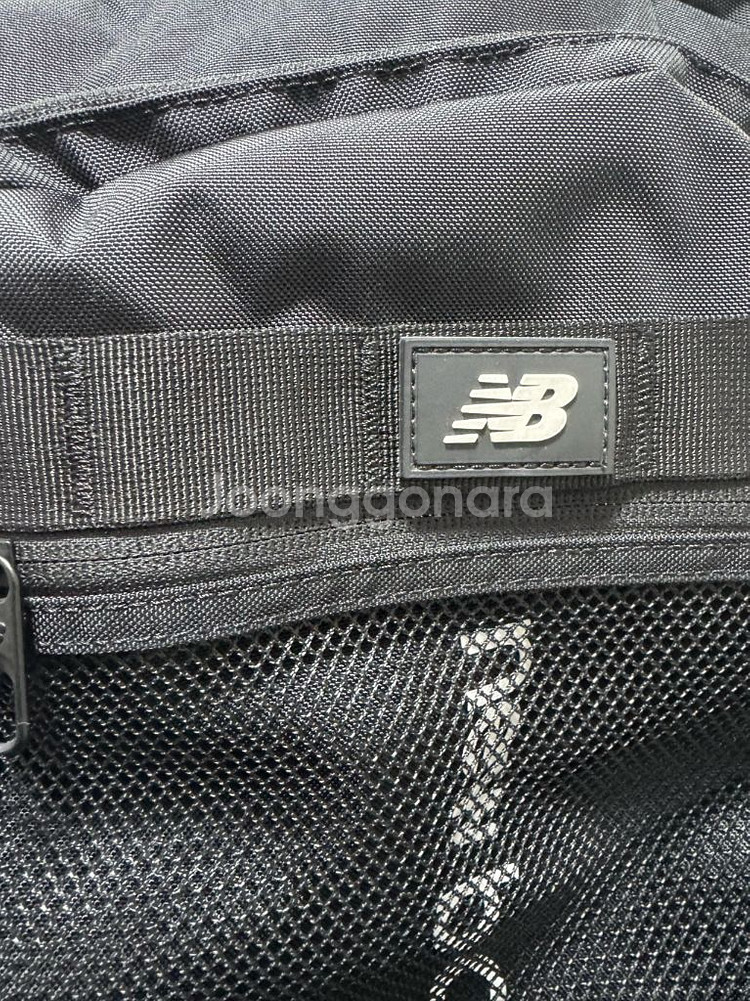 뉴발란스 블랙 백팩--1