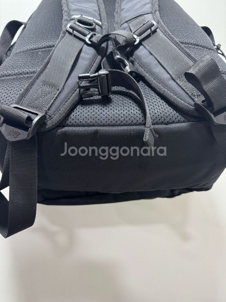 뉴발란스 블랙 백팩--8