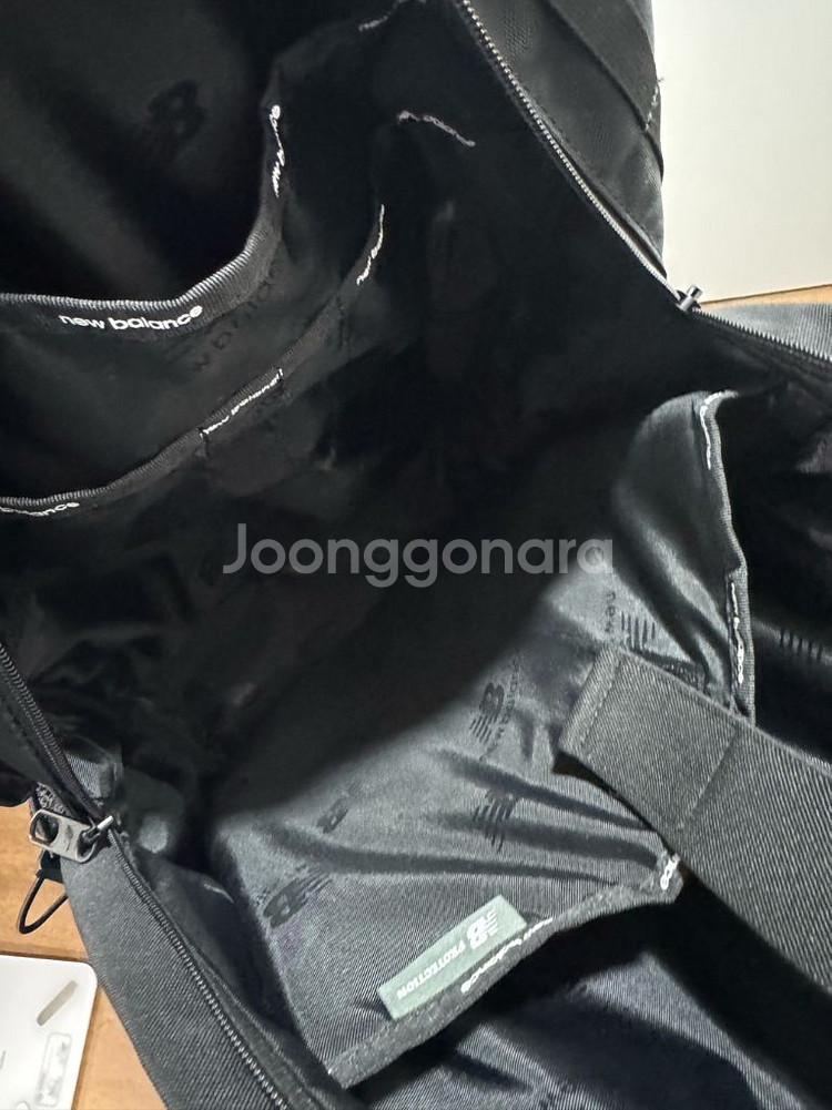뉴발란스 블랙 백팩--9