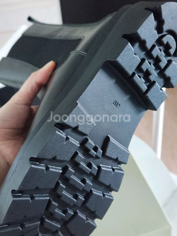 (새상품) 슈펜 첼시 플랫폼 부츠 250--5